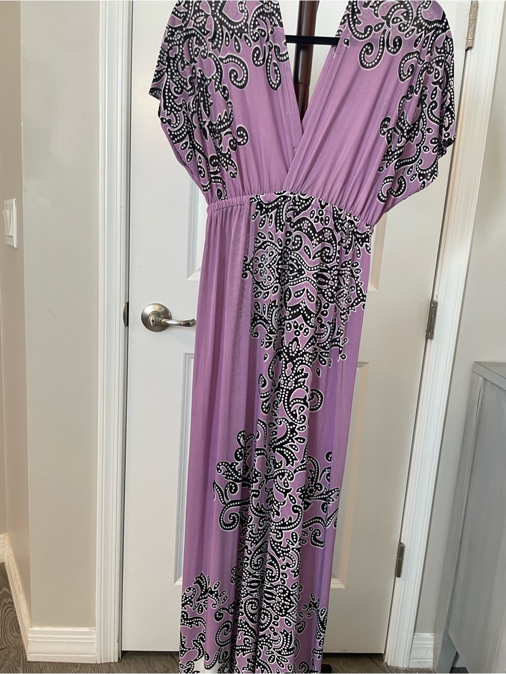 Source Unknown Lavender Paisley V-Neck Maxi Dress